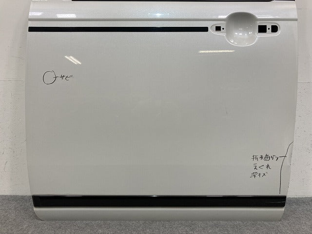 ムーヴ キャンバス/キャンパス ブラックアクセント/LA800S/LA810S 純正 左 フロント ドア バイザー付 パールホワイトIII W24(145254)