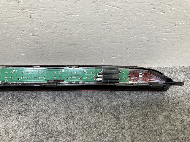 新品!ポロ ゴルフ ティグアン 純正 後 テールランプ/ライト/レンズ LED ハイマウントストップランプ 5G0 945 087 B 5G0945087B(145271)