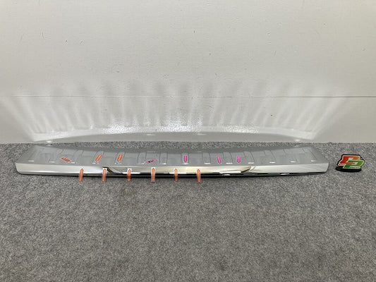 新品!Mクラス/ML W166 純正 リア ステッププレートカバー A166 885 2174 メッキ メルセデスベンツ(145276)