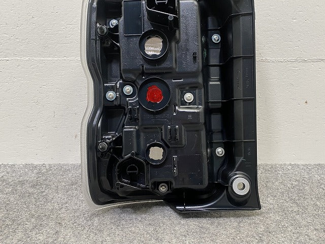 新品!ハスラー MR92S/MR52S 純正 右 テールランプ/ライト/レンズ ハロゲン KOITO 220-5939W 35650-59S00 スズキ(145282)