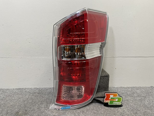 新品!ステップワゴン RK1/RK2 右 テールランプ/ライト/レンズ ハロゲン STANLEY P8895 ホンダ(145284)