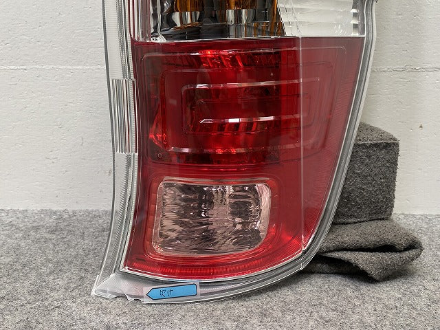 新品!ステップワゴン RK1/RK2 右 テールランプ/ライト/レンズ ハロゲン STANLEY P8895 ホンダ(145284)
