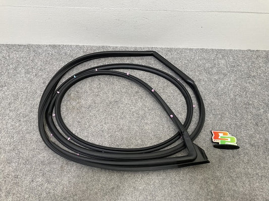 新品!フリード GT1/GT2/GT3/GT4/GT5/GT6/GT7/GT8 純正 左 リア ドア ウェザーストリップ 72350-33F-003 ホンダ(145302)