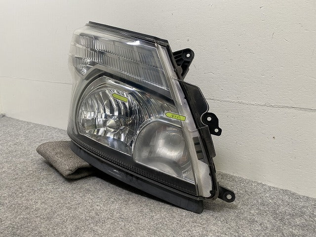 ダイナ/デュトロ U700/C700系(2t積系/ワイドキャブ) 純正 右 ヘッドライト/ランプ レベライザーハロゲン KOITO 37-12/100-79778(145304)