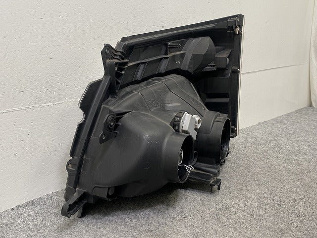 ダイナ/デュトロ U700/C700系(2t積系/ワイドキャブ) 純正 右 ヘッドライト/ランプ レベライザーハロゲン KOITO 37-12/100-79778(145304)
