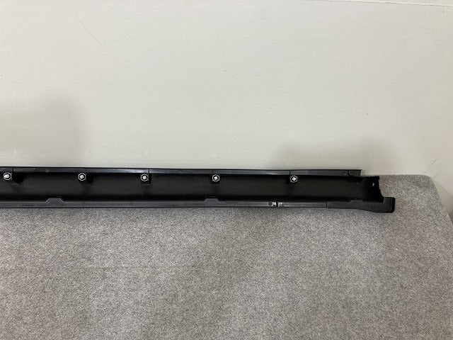 新品!クロスビー/XBEE ハイブリッド MN71S 純正 右 サイドステップ/サイドスカート 77230-76R0 77230-76R00-5PK 素地 スズキ(145307)