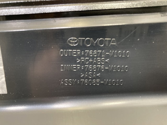 新品!ヴォクシー/ノア 90系/MZRA90W/MZRA95W ハイブリッド/ZWR90W/ZWR95W 純正 リア ルーフスポイラー/ウイング 76871-V1010(145324)