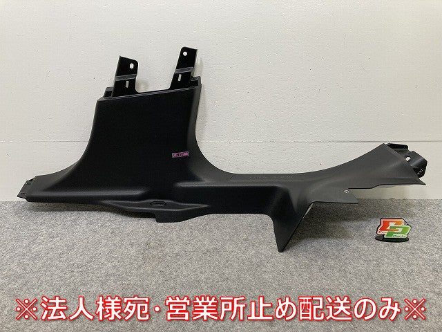レヴァンテ MLE30E/MLE30D/MLE30A 純正 右 リア スカッフプレート 670040377 素地 マセラティ(145326)