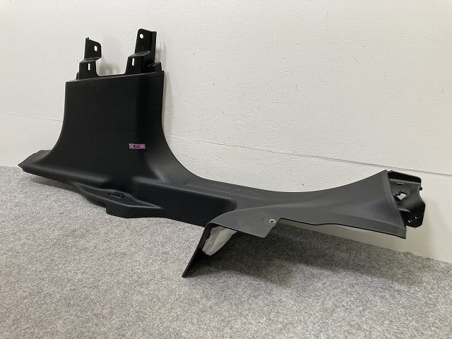 レヴァンテ MLE30E/MLE30D/MLE30A 純正 右 リア スカッフプレート 670040377 素地 マセラティ(145326)