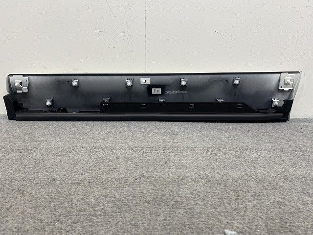 ヴォクシー/ノア 90系/MZRA90W/MZRA95W ハイブリッド/ZWR90W/ZWR95W 純正 右 スライドドア サイドパネル 76905-V1020 070(145331)