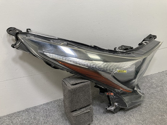 プリウス 50系/ZVW50/ZVW51/ZVW55 純正 前期 右 ヘッドライト/ランプ LED 刻印C1 KOITO 47-75 81145-47691 トヨタ(145332)
