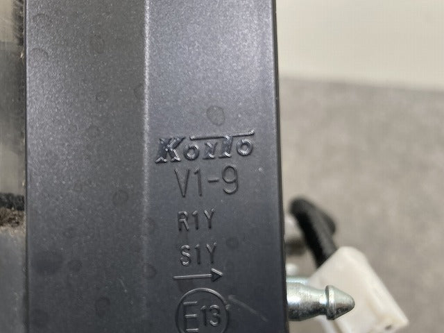 ヴォクシー VOXY 90系/ZWR90W/ZWR95W/MZRA90W/MZRA95W 純正 右 テールランプ/ライト/レンズ LED 刻印BR KOITO V1-9 メッキ トヨタ(145360)