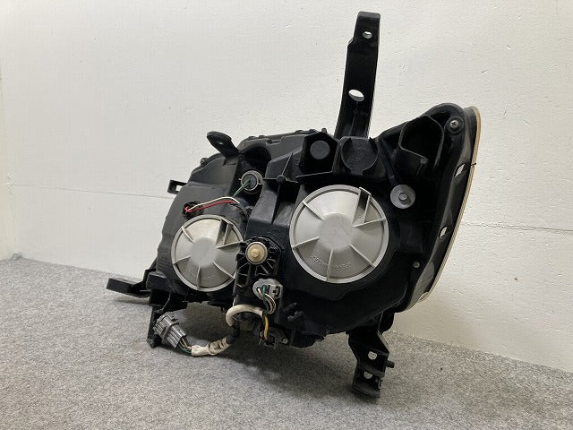 セレナ ハイウェイスター/S/X/G C26/FC26/FNC26/NC26/FPC26/FNPC26/HC26/HFC26 純正 前期 右 ヘッドライト/キセノン HID 100-23097(145361)
