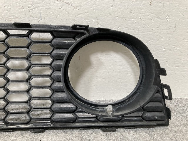 5シリーズ Mスポーツ F10/F11 純正 右 フロント ロア グリル 5111-7906198 素地 BMW(145367)