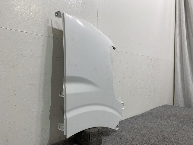 エブリィ/クリッパー NV100/スクラム DA17V/DR17V/DG17V 純正 右 フロント フェンダー スペリアホワイト 26U スズキ(145371)