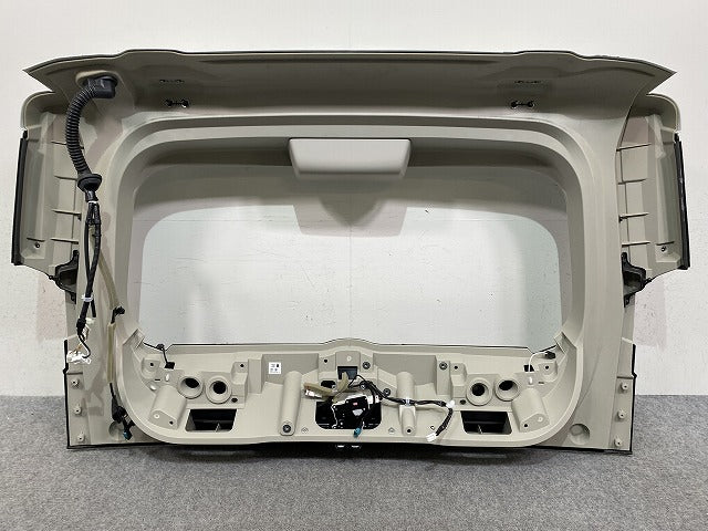 ジャンク!セレナ C28/NC28/FC28/FNC28 e-POWER/GC28/GFC28 純正 リアゲート/バックドア/リアハッチ ガラス片あり 90010 7DA0A(145382)