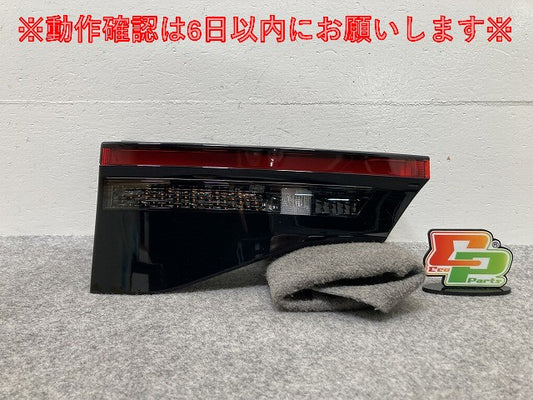 ヤリスクロス MXPB10/MXPB15 ハイブリッド/MXPJ10/MXPJ15 純正 左 テールランプ/ライト LED 刻印V2 ICHIKOH 52-332 81591-52421(145412)