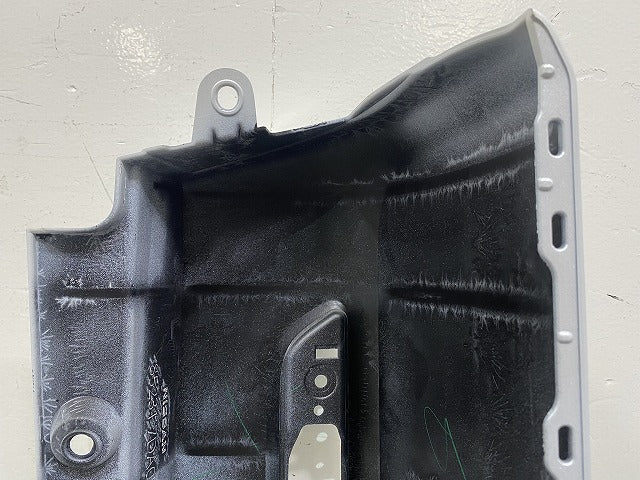 セレナ ハイウェイスター/X/XV/C28/NC28/GC28 e-POWER/FC28/FNC28/GFC28 純正 左 リア コーナーパネル/コーナーカバー 85231 7DA0H(145427)