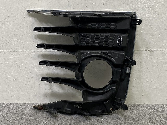 ヴォクシー VOXY ZS 80系/ZRR80W/ZRR85W 純正 前期 右 フロント フォグカバー/フォグランプカバー 52030-28050 メッキ トヨタ(145446)