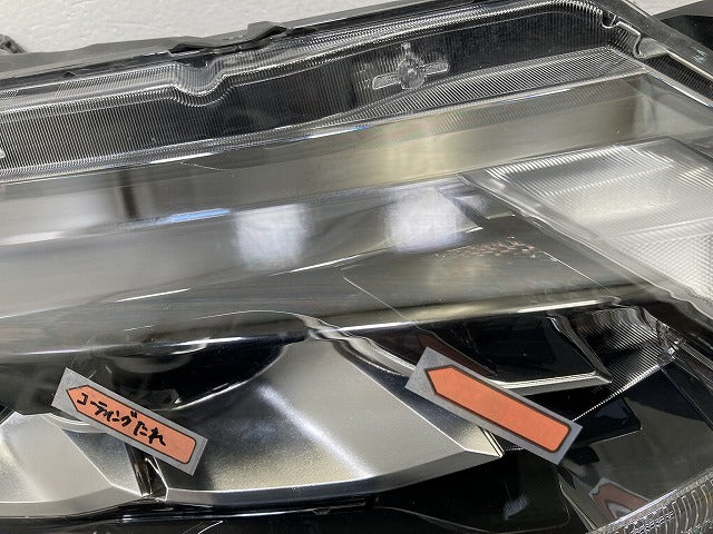 エクストレイル/X-TRAIL T32/NT32/HT32/HNT32 純正 後期 右 ヘッドライト/ランプ LED レベライザー 刻印W KOITO 100-23746 日産(145450)