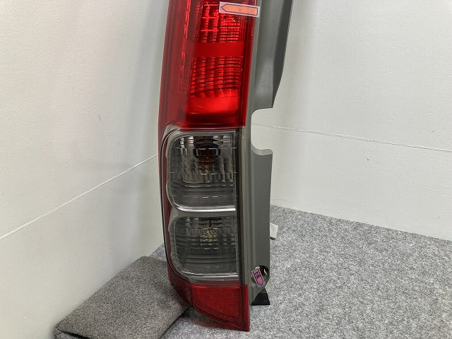 ストリーム RN6/RN7/RN8/RN9 純正 左 テールランプ/ライト/レンズ LED ICHIKOH D038 ホンダ(145452)
