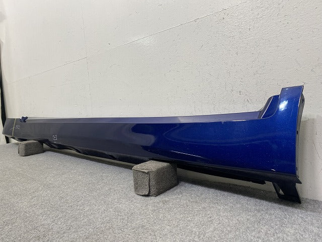スカイライン/SKYLINE V37/YV37/HV37/HNV37/ZV37 純正 左 サイドステップ/サイドスカート 76851 4GA0H オーロラフレアブルーパール(145464)