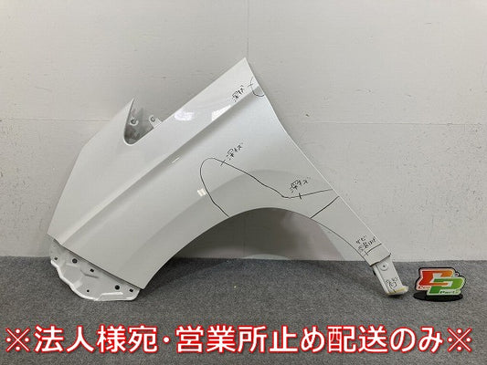 ヴォクシー VOXY 90系/ZWR90W/ZWR95W/MZRA90W/MZRA95W 純正 左 フロント フェンダー ホワイトパールクリスタルシャイン 070 トヨタ(145478)