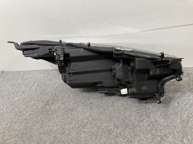 ヤリス KSP210/MXPA10/MXPA15/MXPH10/MXPH15 MXPH14/MXPH17 純正 左 ヘッドライト/レベライザーハロゲン 刻印A5 K0-1 81170-K0010(145481)