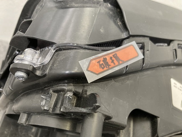 ランドクルーザー/ランクル 250/TRJ250W/GDJ250W 純正 左 ヘッドライト/ランプ レベライザーLED 刻印4V ICHIKOH 60-343(145483)