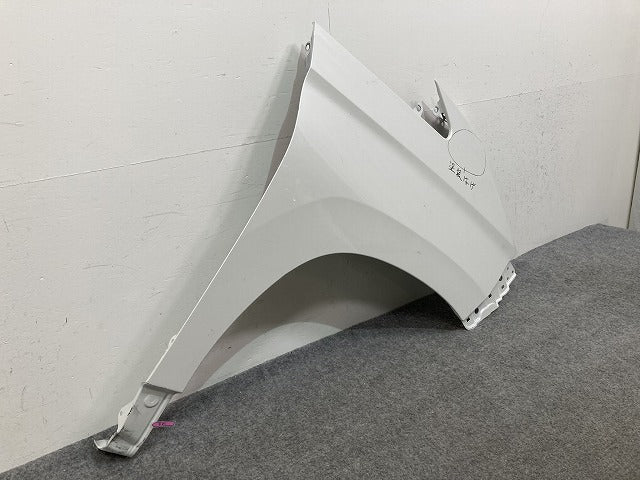 ノア NOAH 90系/MZRA90W/MZRA95W ハイブリッド/ZWR90W/ZWR95W 純正 右 フロント フェンダー ホワイトパールクリスタルシャイン(145511)