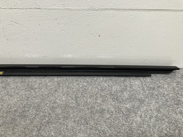 新品!3シリーズ G20 純正 リア ドア ベルトモールアウター 51337465152 ブラック ソリッド BMW(145517)