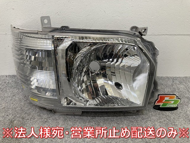 ハイエース/レジアスエース 200系/4型/5型/6型/7型/標準/ワイド 純正 後期 右 ヘッドライト/ランプ レベライザーハロゲン 26-131(145519)