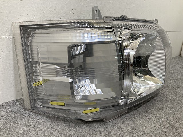 ハイエース/レジアスエース 200系/4型/5型/6型/7型/標準/ワイド 純正 後期 右 ヘッドライト/ランプ レベライザーハロゲン 26-131(145519)