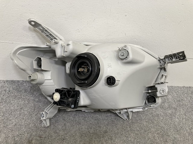 プロボックス/サクシード NCP160V/NCP165V/NHP160V 純正 左 ヘッドライト/ランプ レベライザーハロゲン 刻印A KOITO 52-279 トヨタ(145520)