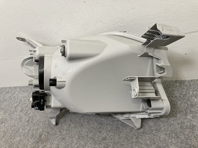 プロボックス/サクシード NCP160V/NCP165V/NHP160V 純正 左 ヘッドライト/ランプ レベライザーハロゲン 刻印A KOITO 52-279 トヨタ(145520)