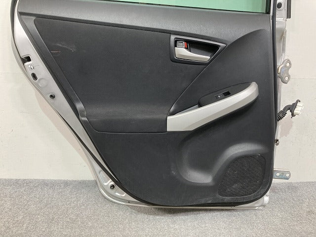 プリウス 30系/ZVW30 純正 左 リア ドア ガラス内張りバイザー付 シルバーメタリック 1F7 トヨタ(145526)