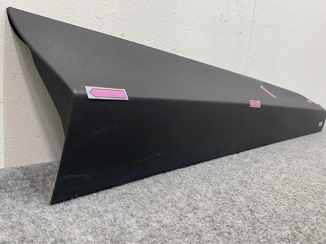 ヤリスクロス MXPB10/MXPB15 MXPJ10/MXPJ15 純正 右 フロント ドア サイドパネルマッドガード 75073-52030 素地 トヨタ(145531)