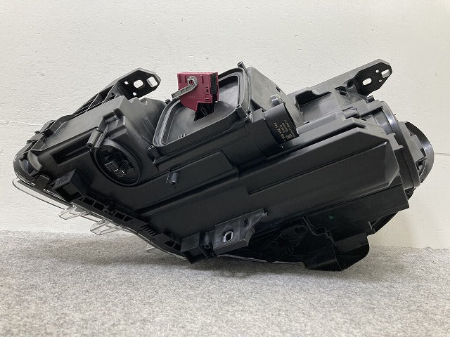 新品!Bクラス W246 純正 前期 右 ヘッドライト/ランプ キセノン HID AL Automotive Lighting A246 820 04 39 A2468200439 ベンツ(145570)