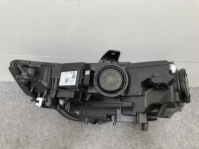 新品!A3 8V系 純正 前期 右 ヘッドライト/ランプ キセノン HID HELLA 8V0 941 044 A 8V0941044A アウディ(145571)