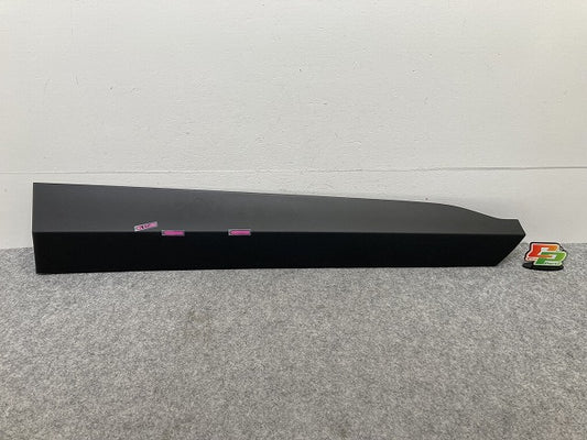 ヤリスクロス MXPB10/MXPB15 ハイブリッド/MXPJ10/MXPJ15 純正 右 フロント ドア サイドパネル 75073-52030 素地 トヨタ(145573)