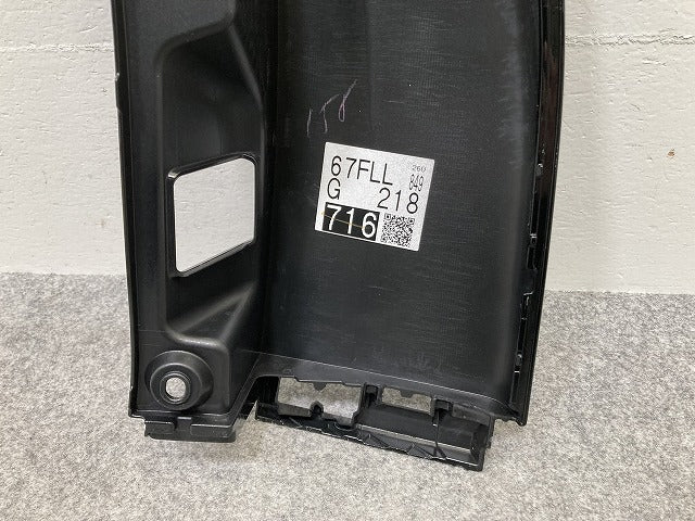 ヴォクシー/ノア 90系/MZRA90W/95W/ZWR90W/95W 純正 左 リア コーナーパネル/コーナーカバー 52166-V1010 アティチュードブラック(145577)