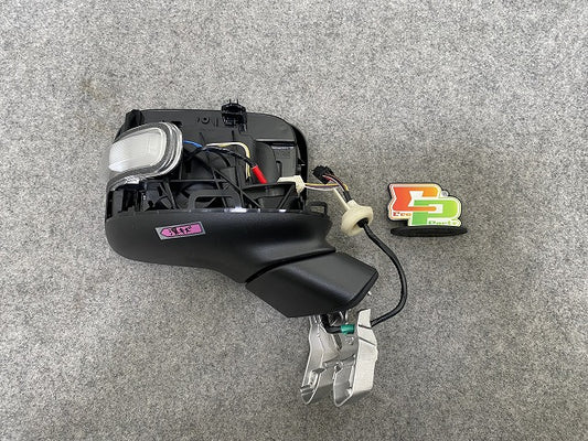 新品!ジープ レネゲード BU13/BU14 純正 右 ドアミラー 6線 ウインカー付 01 3933/0414117 735612630 素地 クライスラー(145582)