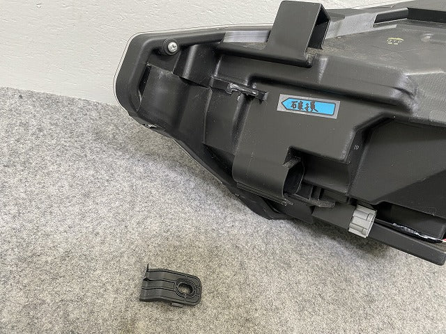 デイズ ハイウェイスター/eKクロス B44W/B45W/純正 右 ヘッドライト/ランプ LED レベライザー 刻印B KOITO 100-23776 26010-7ME0A (145588)