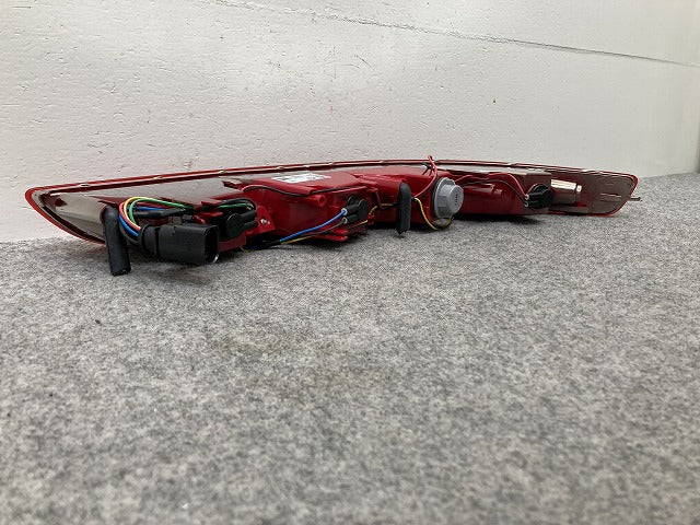新品!Q5 8R系 2009-2016 純正 左 テールランプ/ライト/レンズ ハロゲン Automotive Lighting 8R0 945 095 12S 8R0945095 アウディ(145590)