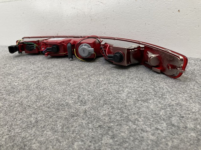 新品!Q5 8R系 2009-2016 純正 左 テールランプ/ライト/レンズ ハロゲン Automotive Lighting 8R0 945 095 12S 8R0945095 アウディ(145590)