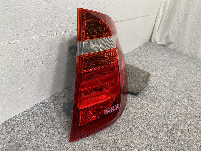 新品!X3 F25 純正 右 テールランプ/ライト/レンズ ハロゲン VALEO 7217312 63217217312 BMW(145598)
