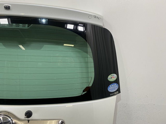 ラクティス NCP100/NCP105/SCP100 純正 リアゲート/バックドア/リアハッチ ガラス付 ホワイトパールクリスタルシャイン 070 トヨタ(145606)