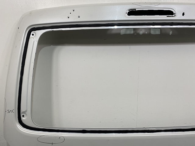 ハイエース/レジアスエース 200系/1型/2型/3型/4型/5型/6型/7型/標準 純正 リアゲート/バックドア/リアハッチ ホワイトパール(145617)