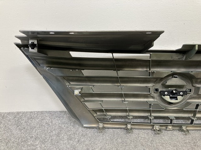 セレナ/ハイウェイスター C26/FC26/FNC26/FPC26/FNPC26 純正 後期 フロント グリル/ラジエーターグリル カメラ付 62310 3GS0A (145630)