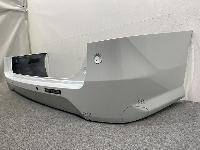 セレナ X/XV/C28/NC28 e-POWER/GC28 純正 リア バンパー 85022 7DA0H プリズムホワイト QBE 日産(145638)